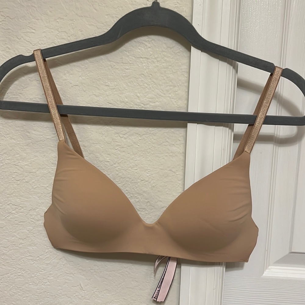 Victoria’s Secret Beige t-shirt Bra size 32B